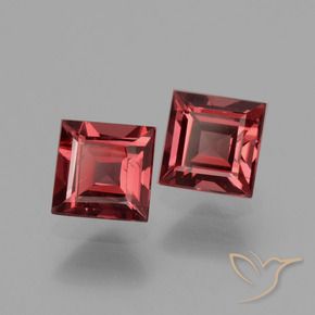 Shop natural 1.53ct ディープレッド ロードライトガーネット gems, 四角形, from モザンビーグ at GemSelect. In stock, global shipping!