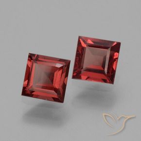 Shop natural 1.43ct ダークレッド ロードライトガーネット gems, 四角形, from モザンビーグ at GemSelect. In stock, global shipping!