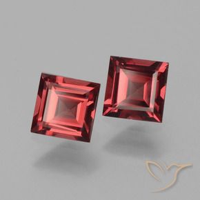 Shop natural 1.33ct ディープレッド ロードライトガーネット gems, 四角形, from モザンビーグ at GemSelect. In stock, global shipping!