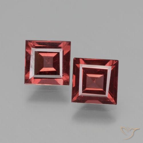 Shop natural 1.34ct ディープレッド ロードライトガーネット gems, 四角形, from モザンビーグ at GemSelect. In stock, global shipping!