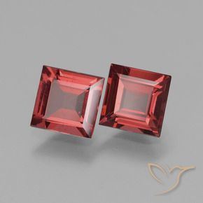 Shop natural 1.34ct ディープレッド ロードライトガーネット gems, 四角形, from モザンビーグ at GemSelect. In stock, global shipping!