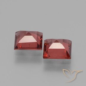 Shop natural 1.34ct ディープレッド ロードライトガーネット gems, 四角形, from モザンビーグ at GemSelect. In stock, global shipping!