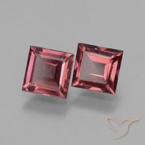 Shop natural 1.38ct ディープレッド ロードライトガーネット gems, 四角形, from モザンビーグ at GemSelect. In stock, global shipping!