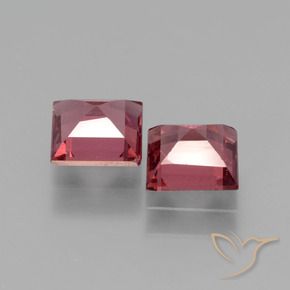 Shop natural 1.38ct ディープレッド ロードライトガーネット gems, 四角形, from モザンビーグ at GemSelect. In stock, global shipping!