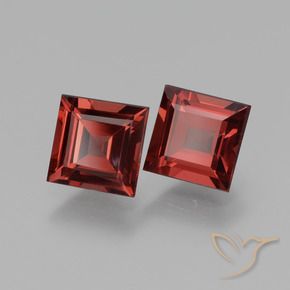 Shop natural 1.59ct ダークレッド ロードライトガーネット gems, 四角形, from モザンビーグ at GemSelect. In stock, global shipping!