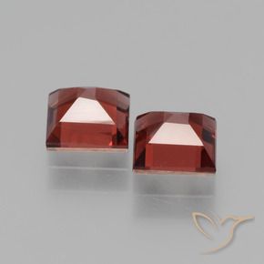 Shop natural 1.59ct ダークレッド ロードライトガーネット gems, 四角形, from モザンビーグ at GemSelect. In stock, global shipping!