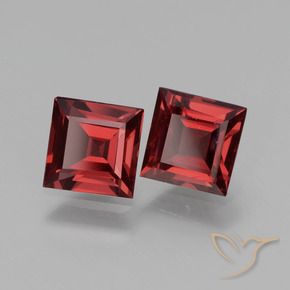 Shop natural 1.49ct 濃いブラッドレッド ロードライトガーネット gems, 四角形, from モザンビーグ at GemSelect. In stock, global shipping!