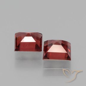 Shop natural 1.49ct 濃いブラッドレッド ロードライトガーネット gems, 四角形, from モザンビーグ at GemSelect. In stock, global shipping!