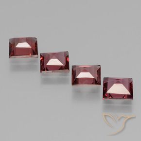 Shop natural 2.47ct ディープレッド ロードライトガーネット gems, 四角形, from モザンビーグ at GemSelect. In stock, global shipping!