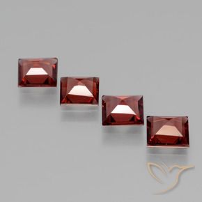 Shop natural 2.44ct 濃いスカーレットレッド ロードライトガーネット gems, 四角形, from モザンビーグ at GemSelect. In stock, global shipping!