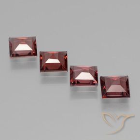 Shop natural 2.37ct ダークレッド ロードライトガーネット gems, 四角形, from モザンビーグ at GemSelect. In stock, global shipping!