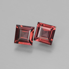 カラットの天然ピンクがかったローズロードライトガーネット（4.8×4.8 mm・四角）