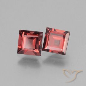 Shop natural 1.55ct ディープレッド ロードライトガーネット gems, 四角形, from モザンビーグ at GemSelect. In stock, global shipping!