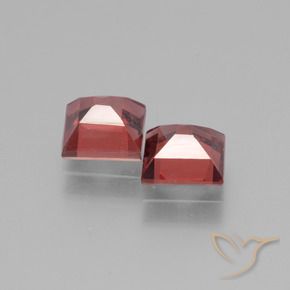 Shop natural 1.55ct ディープレッド ロードライトガーネット gems, 四角形, from モザンビーグ at GemSelect. In stock, global shipping!