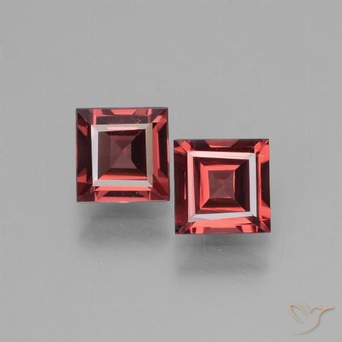 Shop natural 1.39ct ディープレッド ロードライトガーネット gems, 四角形, from モザンビーグ at GemSelect. In stock, global shipping!