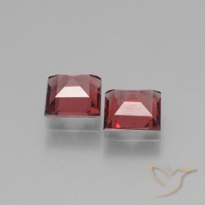 Shop natural 1.39ct ディープレッド ロードライトガーネット gems, 四角形, from モザンビーグ at GemSelect. In stock, global shipping!