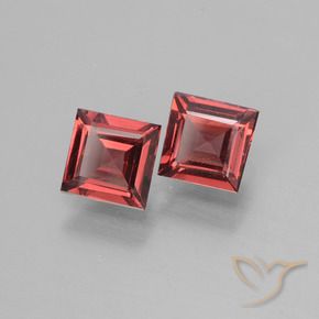 Shop natural 1.38ct ディープレッド ロードライトガーネット gems, 四角形, from モザンビーグ at GemSelect. In stock, global shipping!