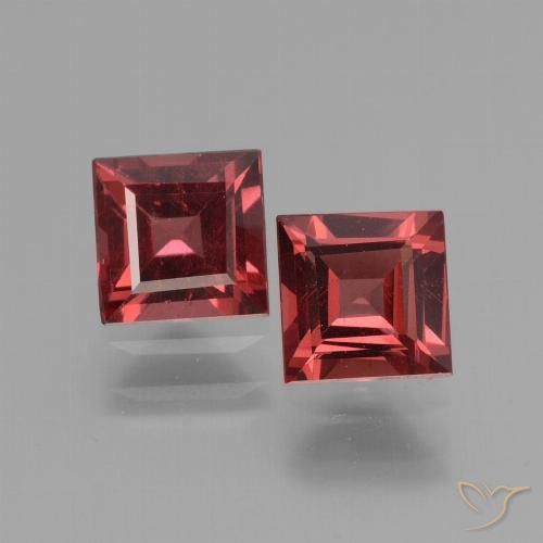 Shop natural 1.48ct スカーレットレッド ロードライトガーネット gems, 四角形, from モザンビーグ at GemSelect. In stock, global shipping!