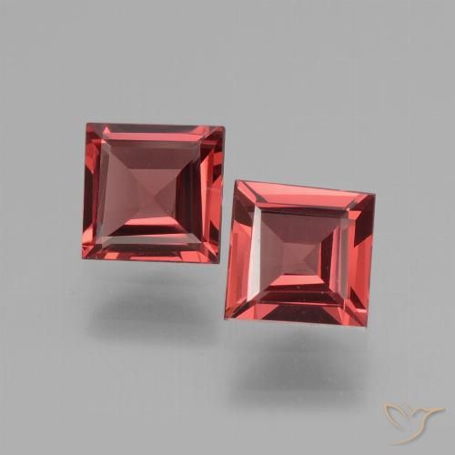 Shop natural 1.42ct スカーレットレッド ロードライトガーネット gems, 四角形, from モザンビーグ at GemSelect. In stock, global shipping!