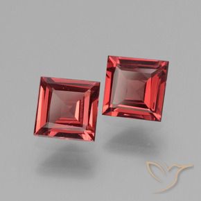 Shop natural 1.37ct ダークレッド ロードライトガーネット gems, 四角形, from モザンビーグ at GemSelect. In stock, global shipping!