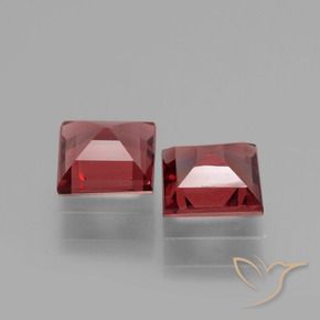 Shop natural 1.37ct ダークレッド ロードライトガーネット gems, 四角形, from モザンビーグ at GemSelect. In stock, global shipping!