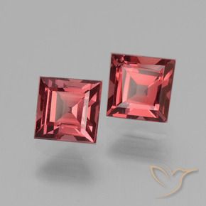 Shop natural 1.67ct ミディアムレッド ロードライトガーネット gems, 四角形, from モザンビーグ at GemSelect. In stock, global shipping!