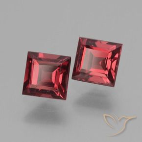 Shop natural 1.75ct ディープレッド ロードライトガーネット gems, 四角形, from モザンビーグ at GemSelect. In stock, global shipping!