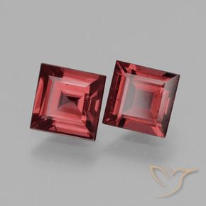 Shop natural 1.52ct スカーレットレッド ロードライトガーネット gems, 四角形, from モザンビーグ at GemSelect. In stock, global shipping!