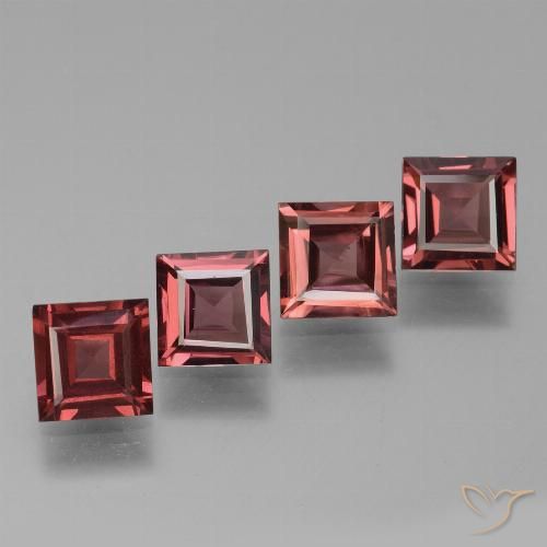 Shop natural 2.83ct スカーレットレッド ロードライトガーネット gems, 四角形, from モザンビーグ at GemSelect. In stock, global shipping!