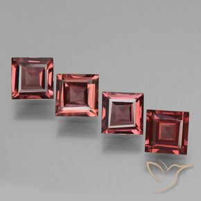 Shop natural 2.83ct スカーレットレッド ロードライトガーネット gems, 四角形, from モザンビーグ at GemSelect. In stock, global shipping!