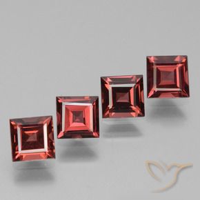 Shop natural 3.25ct ダークレッド ロードライトガーネット gems, 四角形, from モザンビーグ at GemSelect. In stock, global shipping!