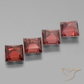 Shop natural 2.96ct 濃いブリックレッド ロードライトガーネット gems, 四角形, from モザンビーグ at GemSelect. In stock, global shipping!