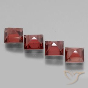 Shop natural 2.93ct ディープレッド ロードライトガーネット gems, 四角形, from モザンビーグ at GemSelect. In stock, global shipping!