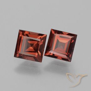 Shop natural 1.65ct ダークレッド ロードライトガーネット gems, 四角形, from モザンビーグ at GemSelect. In stock, global shipping!