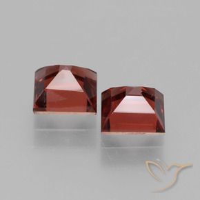 Shop natural 1.65ct ダークレッド ロードライトガーネット gems, 四角形, from モザンビーグ at GemSelect. In stock, global shipping!