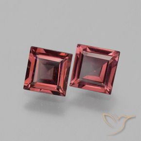 Shop natural 1.40ct ディープレッド ロードライトガーネット gems, 四角形, from モザンビーグ at GemSelect. In stock, global shipping!