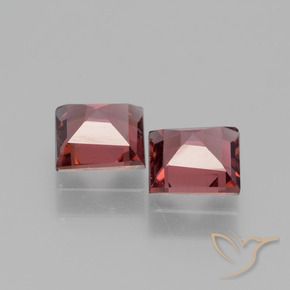 Shop natural 1.40ct ディープレッド ロードライトガーネット gems, 四角形, from モザンビーグ at GemSelect. In stock, global shipping!