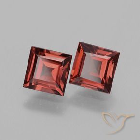 Shop natural 1.52ct 濃いスカーレットレッド ロードライトガーネット gems, 四角形, from モザンビーグ at GemSelect. In stock, global shipping!