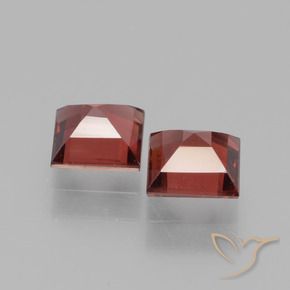 Shop natural 1.52ct 濃いスカーレットレッド ロードライトガーネット gems, 四角形, from モザンビーグ at GemSelect. In stock, global shipping!
