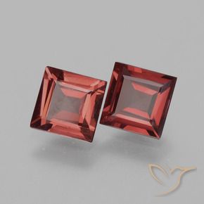 Shop natural 1.47ct ディープレッド ロードライトガーネット gems, 四角形, from モザンビーグ at GemSelect. In stock, global shipping!