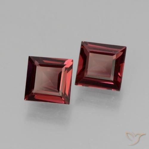 Shop natural 1.43ct ディープレッド ロードライトガーネット gems, 四角形, from モザンビーグ at GemSelect. In stock, global shipping!