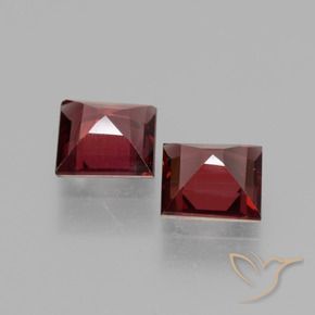 Shop natural 1.45ct ダークレッド ロードライトガーネット gems, 四角形, from モザンビーグ at GemSelect. In stock, global shipping!