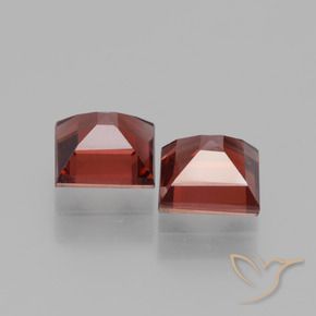 Shop natural 1.72ct スカーレットレッド ロードライトガーネット gems, 四角形, from モザンビーグ at GemSelect. In stock, global shipping!