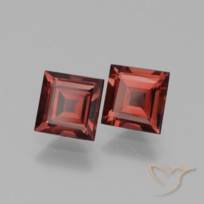 Shop natural 1.42ct ディープレッド ロードライトガーネット gems, 四角形, from モザンビーグ at GemSelect. In stock, global shipping!