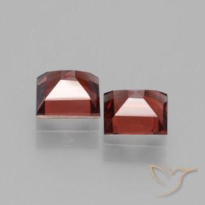 Shop natural 1.42ct ディープレッド ロードライトガーネット gems, 四角形, from モザンビーグ at GemSelect. In stock, global shipping!