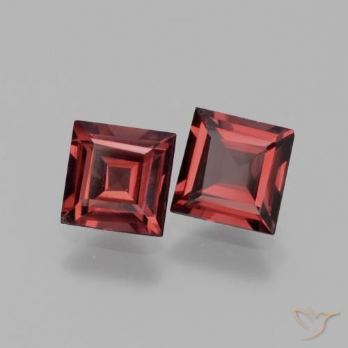 Shop natural 1.38ct ダークレッド ロードライトガーネット gems, 四角形, from モザンビーグ at GemSelect. In stock, global shipping!