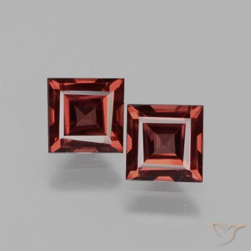 Shop natural 1.50ct ディープレッド ロードライトガーネット gems, 四角形, from モザンビーグ at GemSelect. In stock, global shipping!