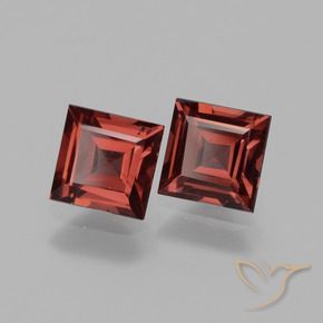 Shop natural 1.50ct ディープレッド ロードライトガーネット gems, 四角形, from モザンビーグ at GemSelect. In stock, global shipping!