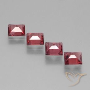 Shop natural 2.54ct ピンクがかったレッド ロードライトガーネット gems, 四角形, from モザンビーグ at GemSelect. In stock, global shipping!
