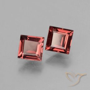 Shop natural 1.49ct スカーレットレッドトーン ロードライトガーネット gems, 四角形, from モザンビーグ at GemSelect. In stock, global shipping!